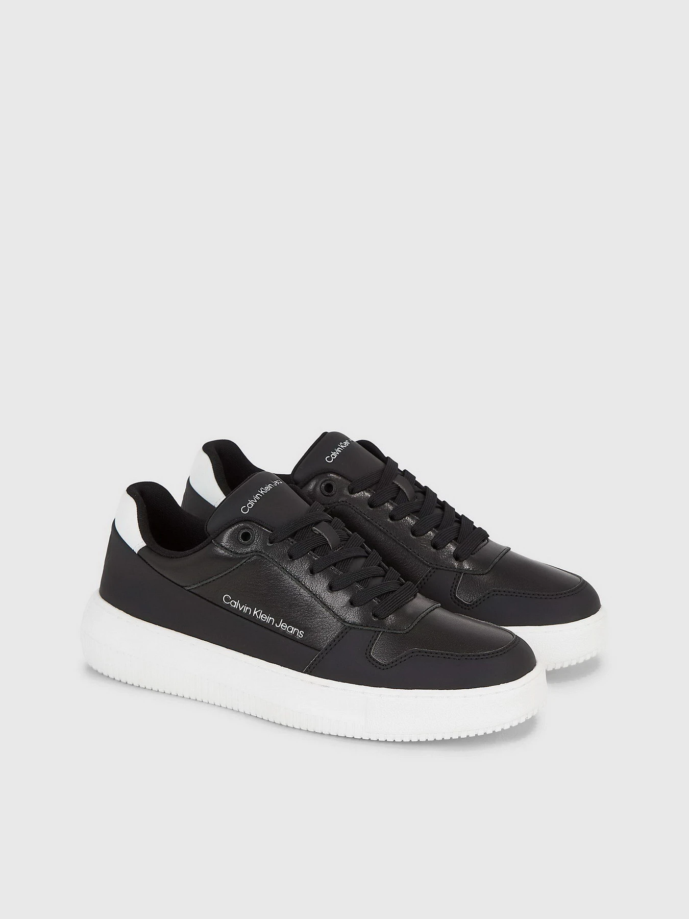 Кросівки Calvin Klein Chunky Cupsole Low Lth In Sat модель YM0YM00873-0GM Кросівки Calvin Klein Chunky Cupsole Low Lth In Sat модель YM0YM00873-0GM Фото