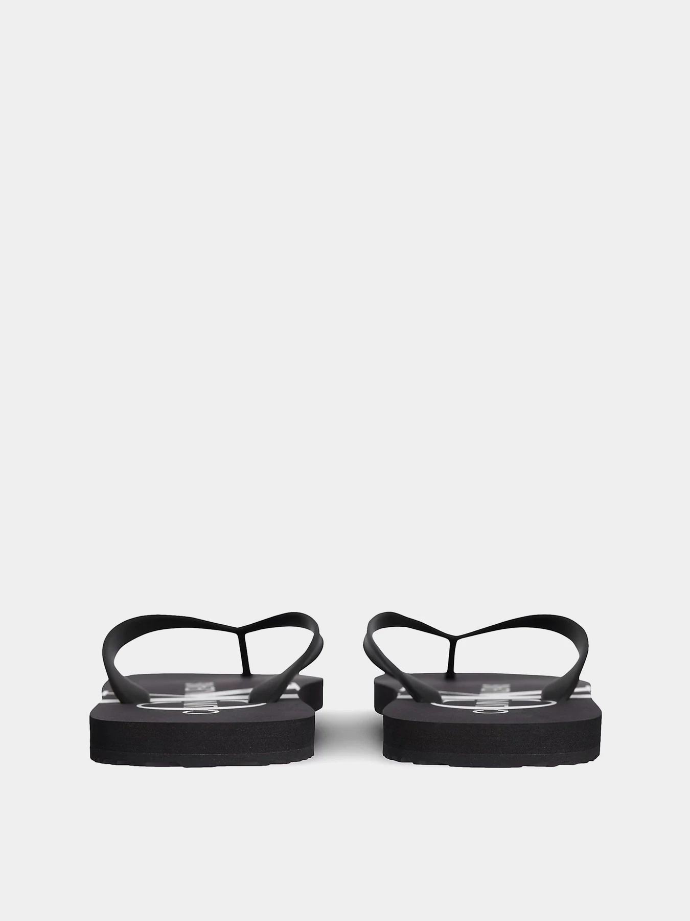 Шлёпанцы Calvin Klein модель YM0YM00055-BDS Шлёпанцы Calvin Klein модель YM0YM00055-BDS Фото