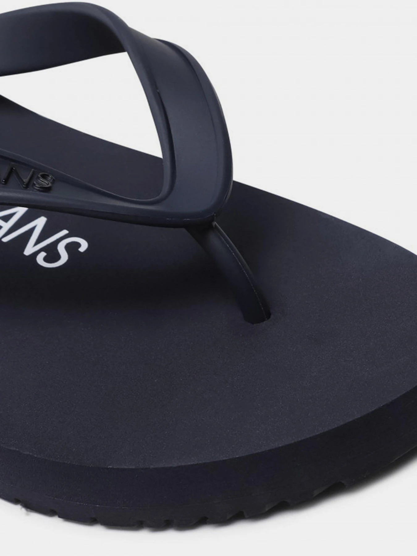 Шльопанці Calvin Klein Beach Sandal Monogram Tpu модель YM0YM00055-CHW Шльопанці Calvin Klein Beach Sandal Monogram Tpu модель YM0YM00055-CHW Фото