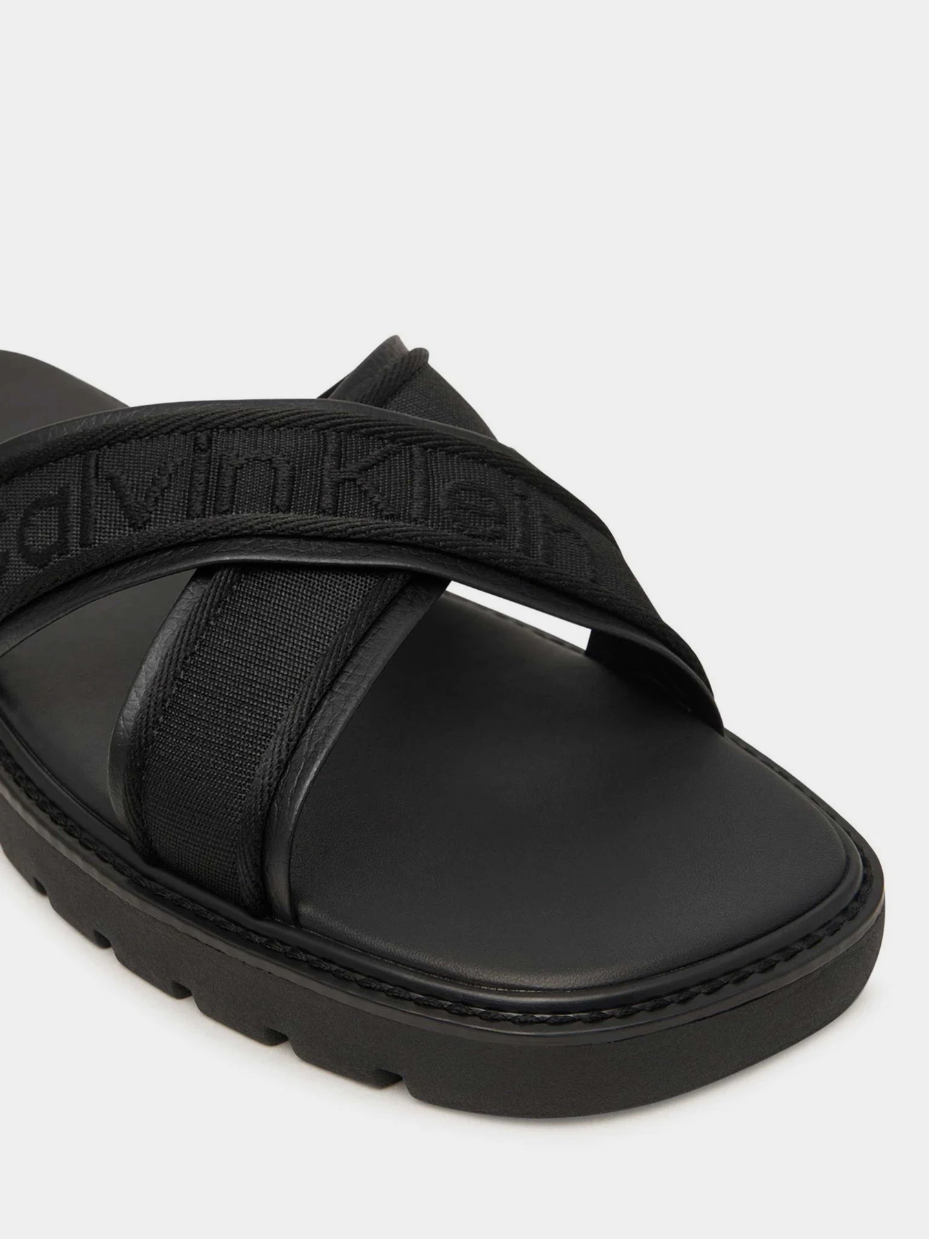 Шлёпанцы Calvin Klein SQ MOLDED SANDAL XCROSS WB модель HM0HM02101-0GJ Шлёпанцы Calvin Klein SQ MOLDED SANDAL XCROSS WB модель HM0HM02101-0GJ Фото