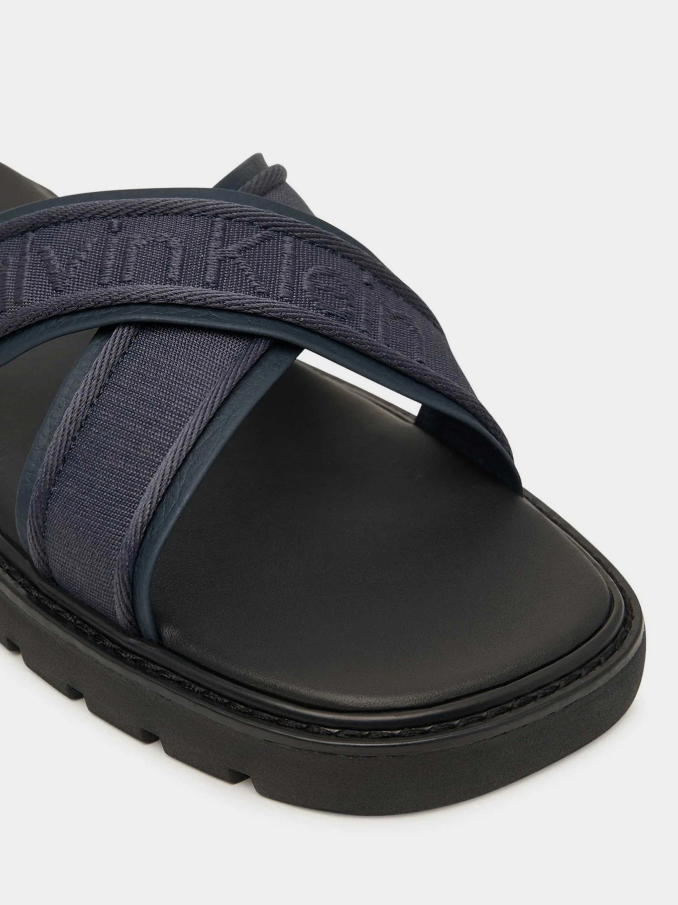 Шльопанці Calvin Klein SQ MOLDED SANDAL XCROSS WB модель HM0HM02101-0ZS Шльопанці Calvin Klein SQ MOLDED SANDAL XCROSS WB модель HM0HM02101-0ZS Фото