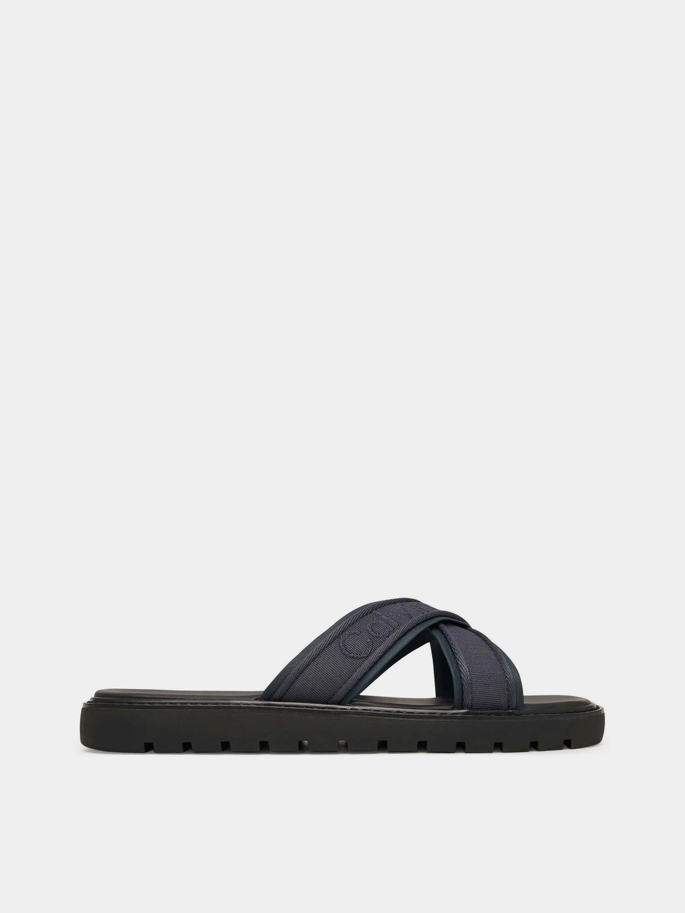 Шльопанці Calvin Klein SQ MOLDED SANDAL XCROSS WB модель HM0HM02101-0ZS Шльопанці Calvin Klein SQ MOLDED SANDAL XCROSS WB модель HM0HM02101-0ZS Фото
