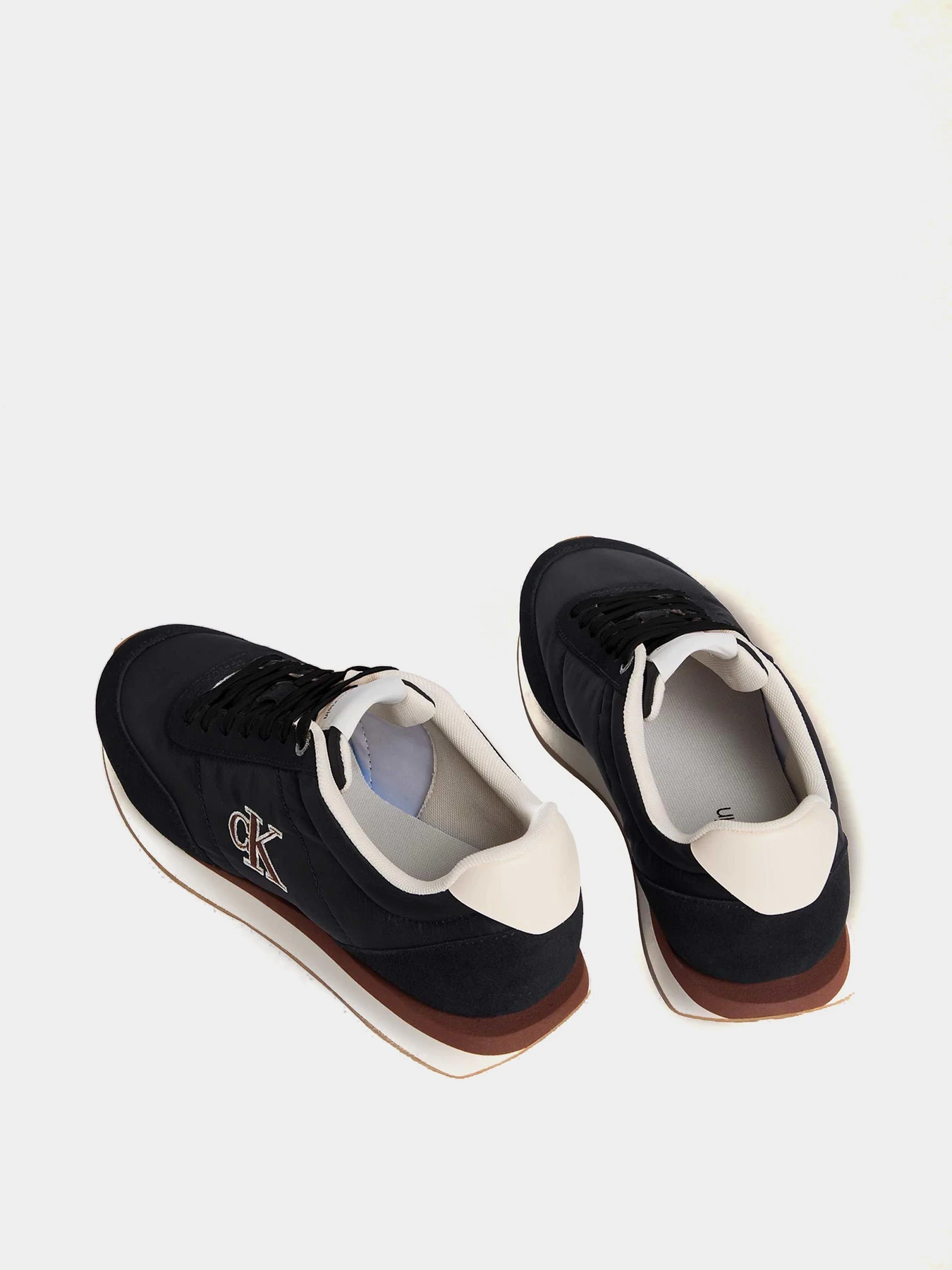 Кросівки Calvin Klein RETRO RUNNER ESS MIX MAT модель YM0YM01361-0GW Кросівки Calvin Klein RETRO RUNNER ESS MIX MAT модель YM0YM01361-0GW Фото