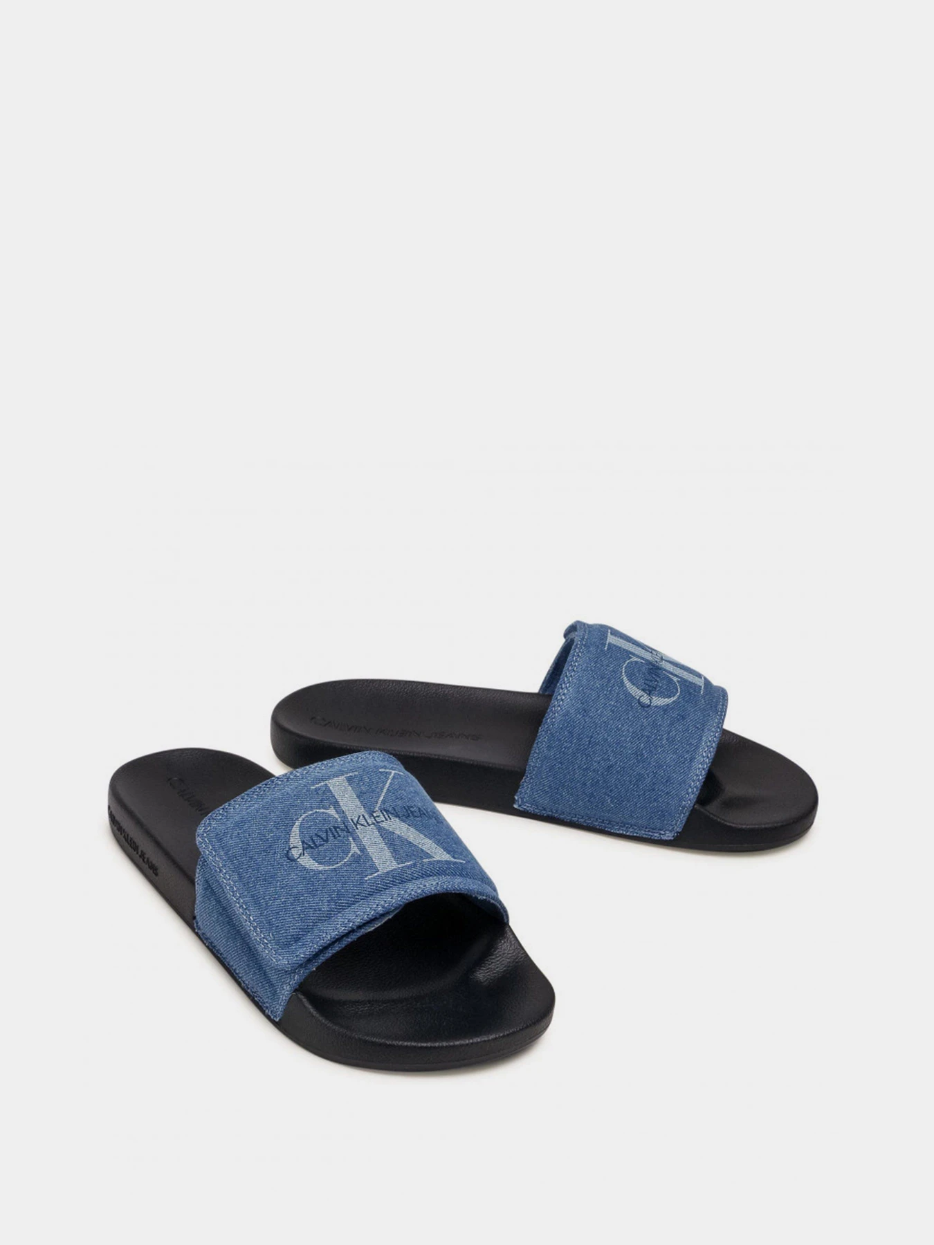 Шлёпанцы Calvin Klein Slide Velcro модель YM0YM00064-0G2 Шлёпанцы Calvin Klein Slide Velcro модель YM0YM00064-0G2 Фото