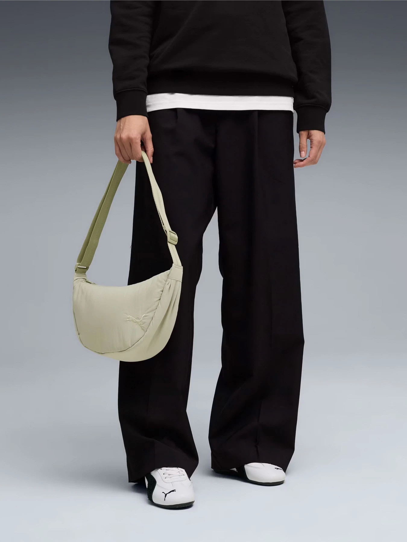 Сумки PUMA HER HALF MOON модель 09171602 Сумки PUMA HER HALF MOON модель 09171602 Фото