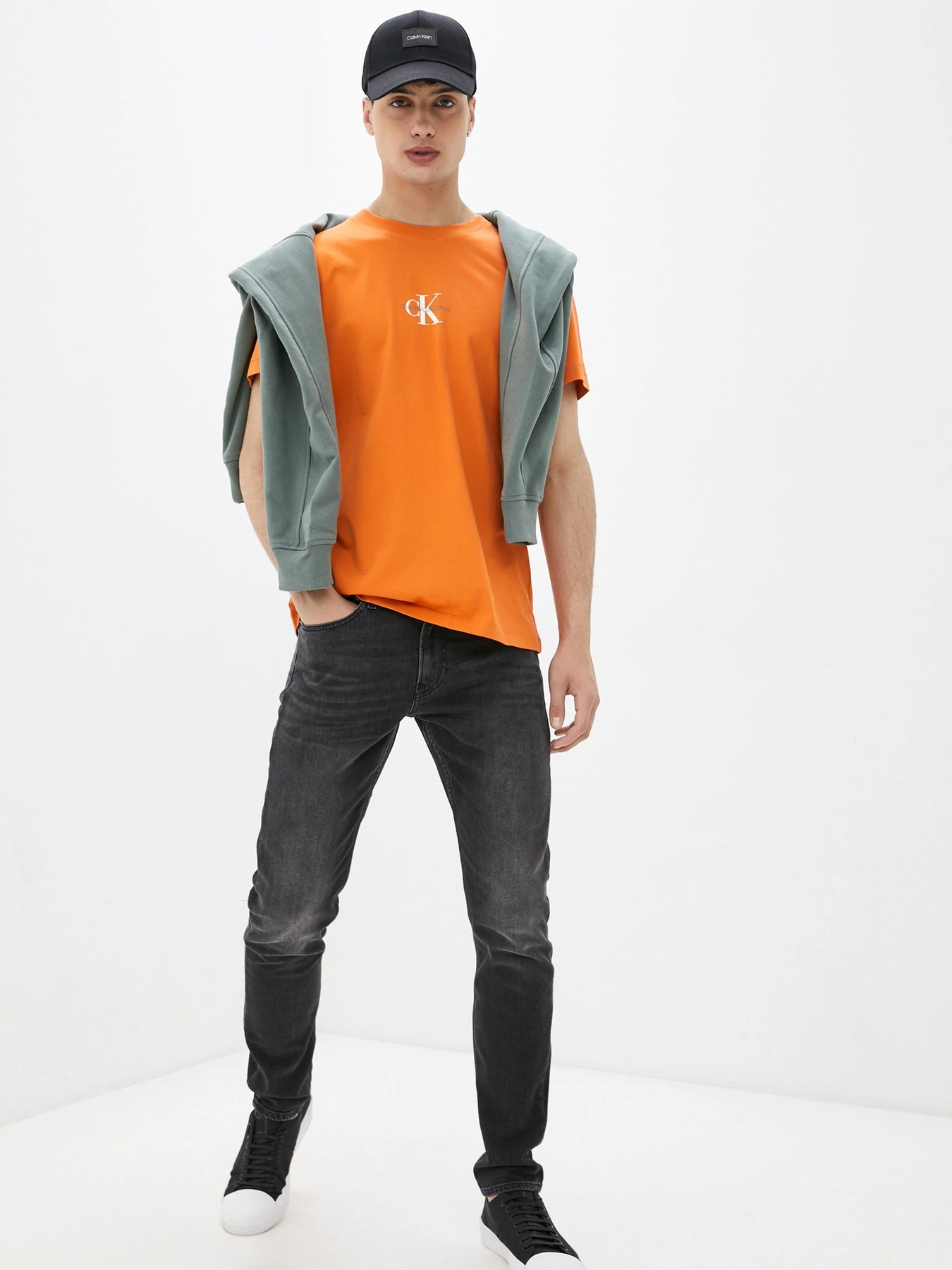 Джинси Calvin Klein Jeans модель J30J317329_1BY Джинси Calvin Klein Jeans модель J30J317329_1BY Фото