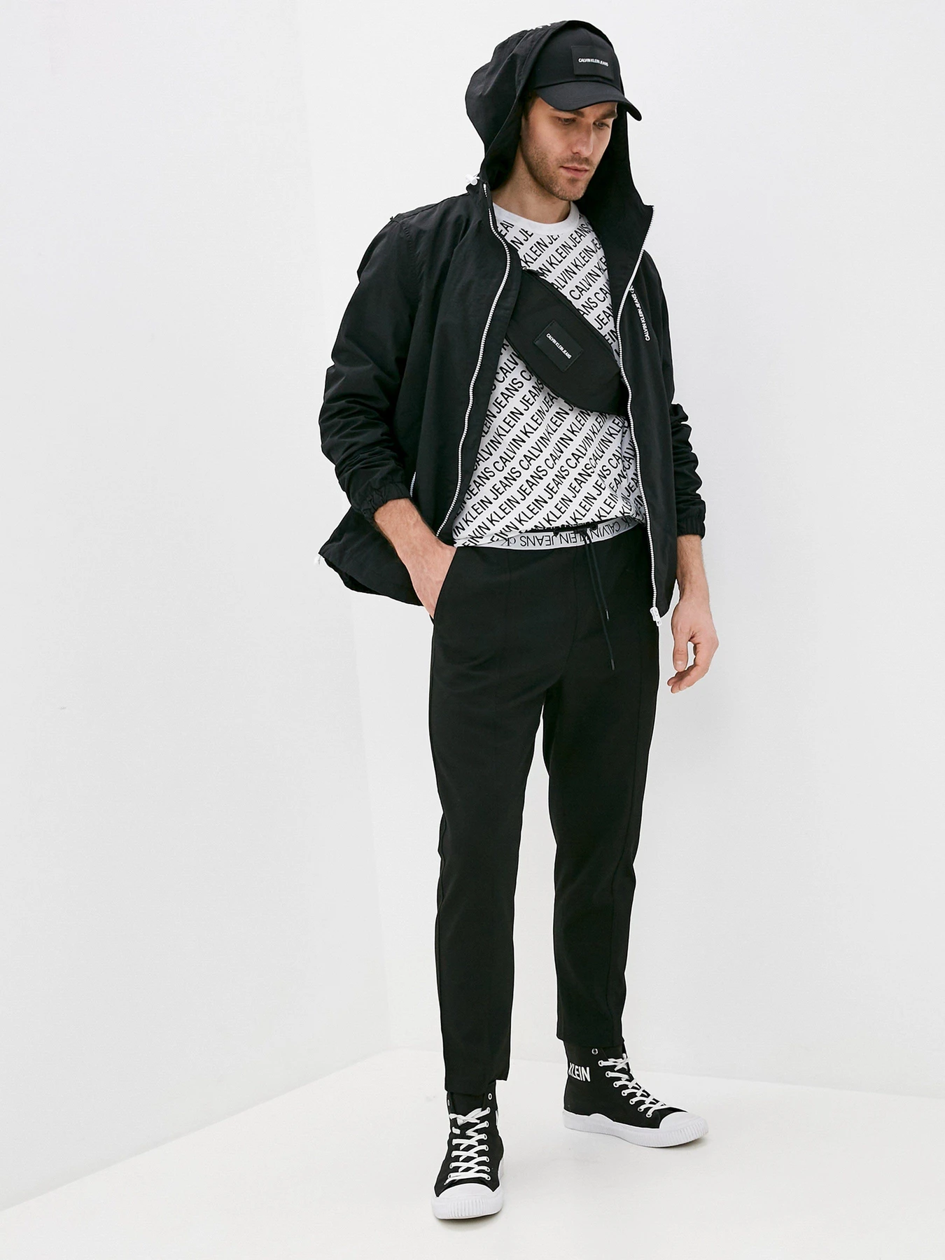 Куртки и дубленки Calvin Klein Jeans модель J30J317528_BEH Куртки и дубленки Calvin Klein Jeans модель J30J317528_BEH Фото