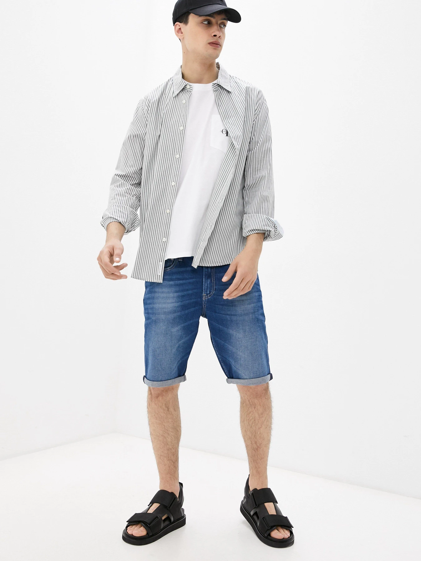 Шорты Calvin Klein Jeans модель J30J317742_1BJ Фото