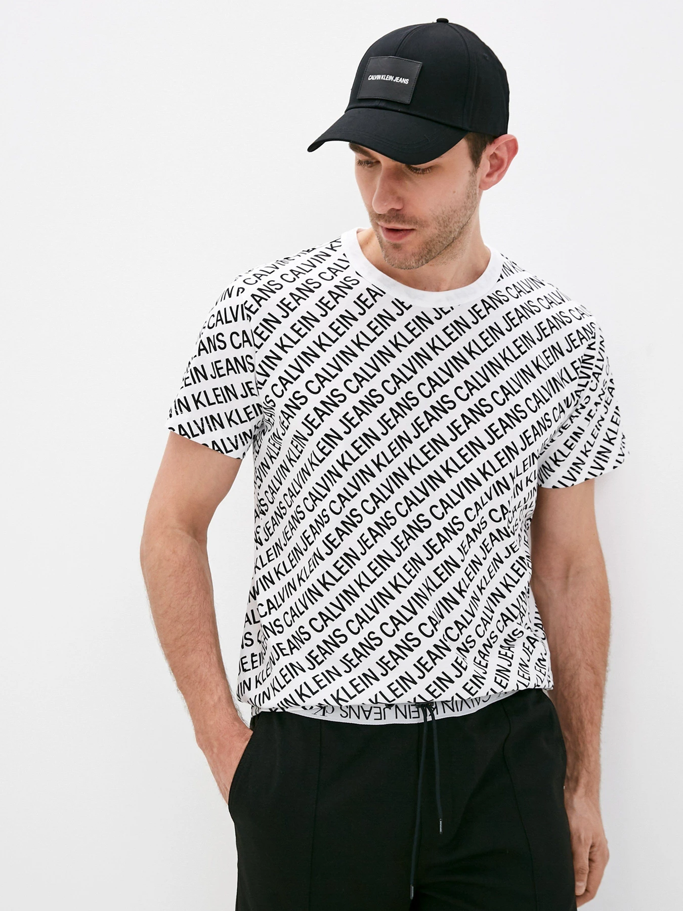 Футболки и поло Calvin Klein Jeans модель J30J318066_YAF Футболки и поло Calvin Klein Jeans модель J30J318066_YAF Фото