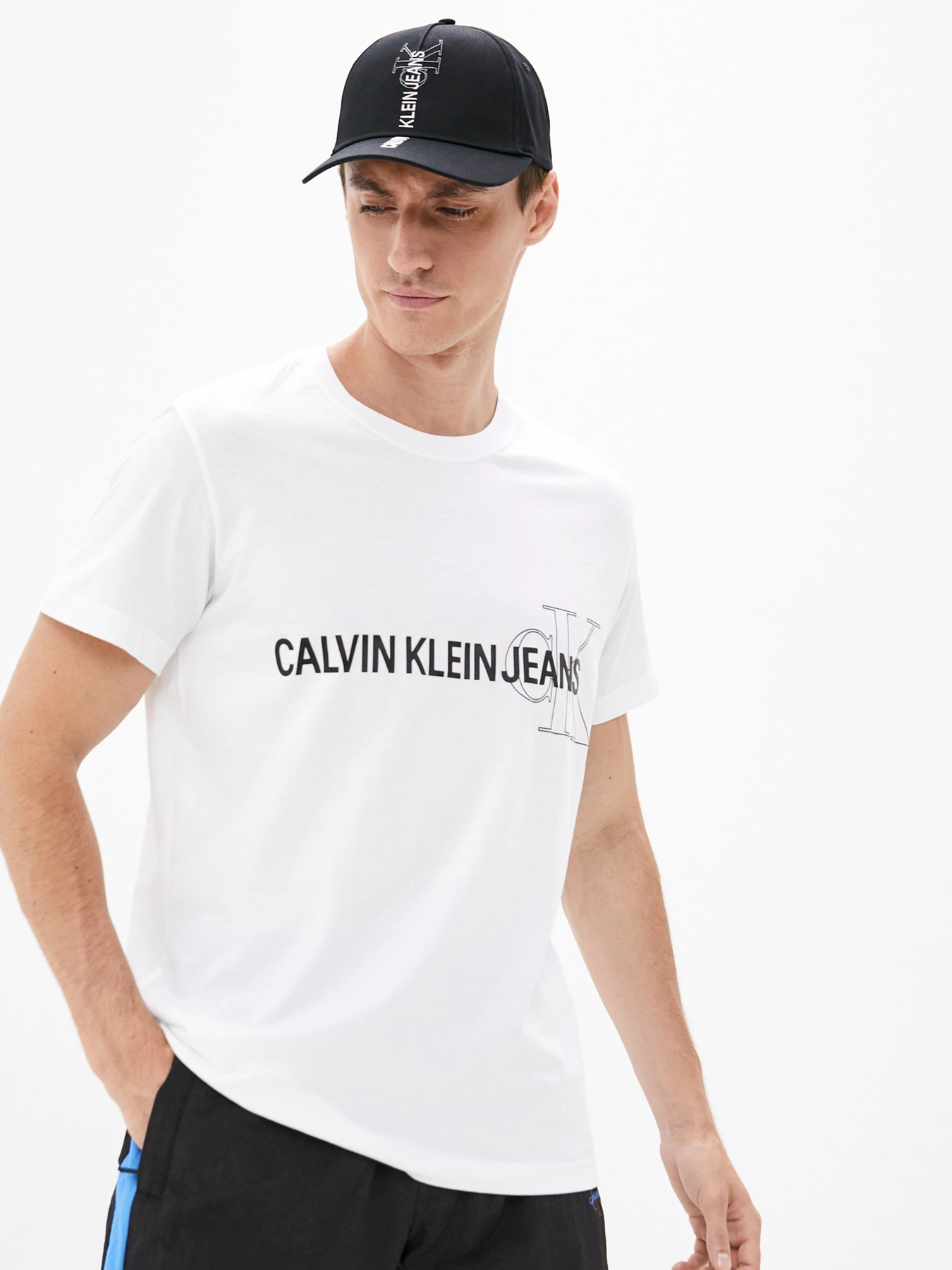 Футболки и поло Calvin Klein Jeans модель J30J318208_YAF Футболки и поло Calvin Klein Jeans модель J30J318208_YAF Фото