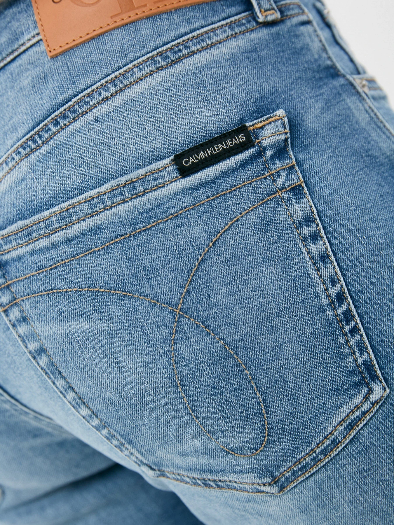 Джинси Calvin Klein Jeans модель J30J318246_1A4 Джинси Calvin Klein Jeans модель J30J318246_1A4 Фото
