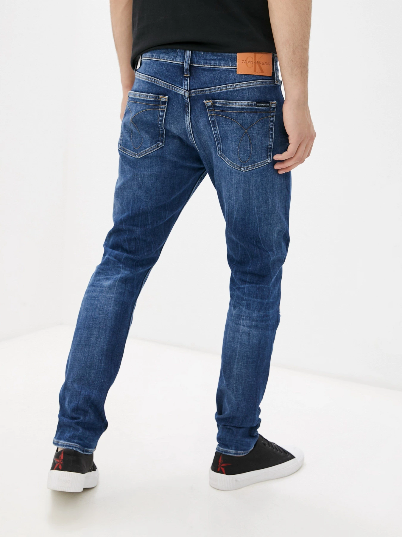 Джинсы Calvin Klein Jeans модель J30J318260_1BJ Джинсы Calvin Klein Jeans модель J30J318260_1BJ Фото