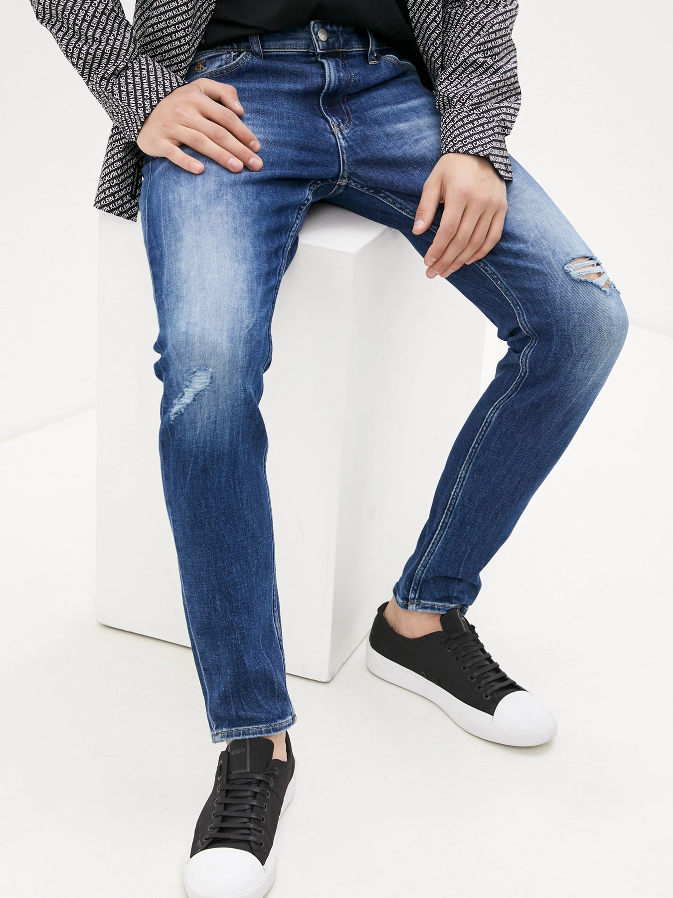 Джинсы Calvin Klein Jeans модель J30J318260_1BJ Джинсы Calvin Klein Jeans модель J30J318260_1BJ Фото