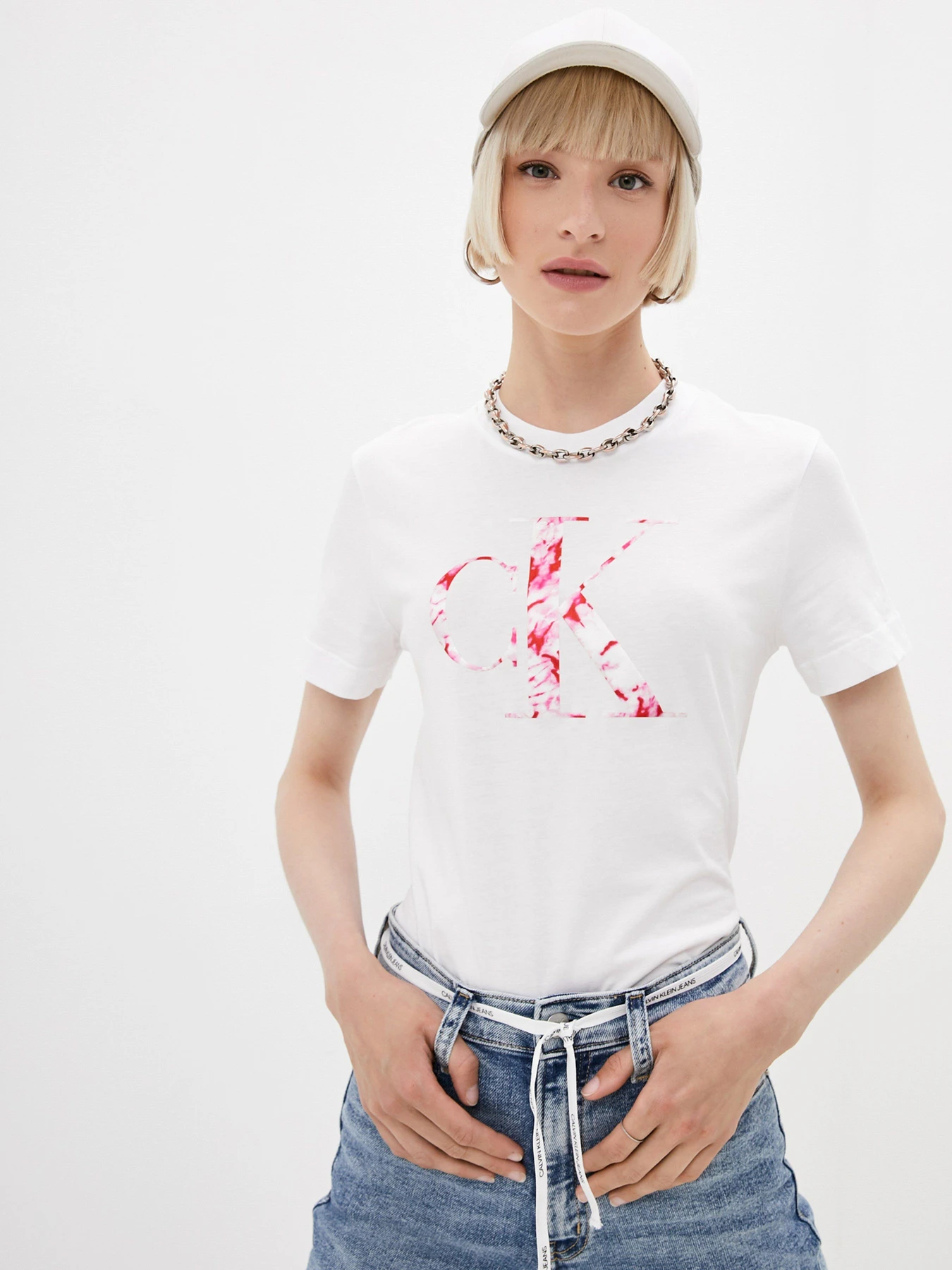 Футболки и поло Calvin Klein Jeans модель J20J215605_YAF Футболки и поло Calvin Klein Jeans модель J20J215605_YAF Фото
