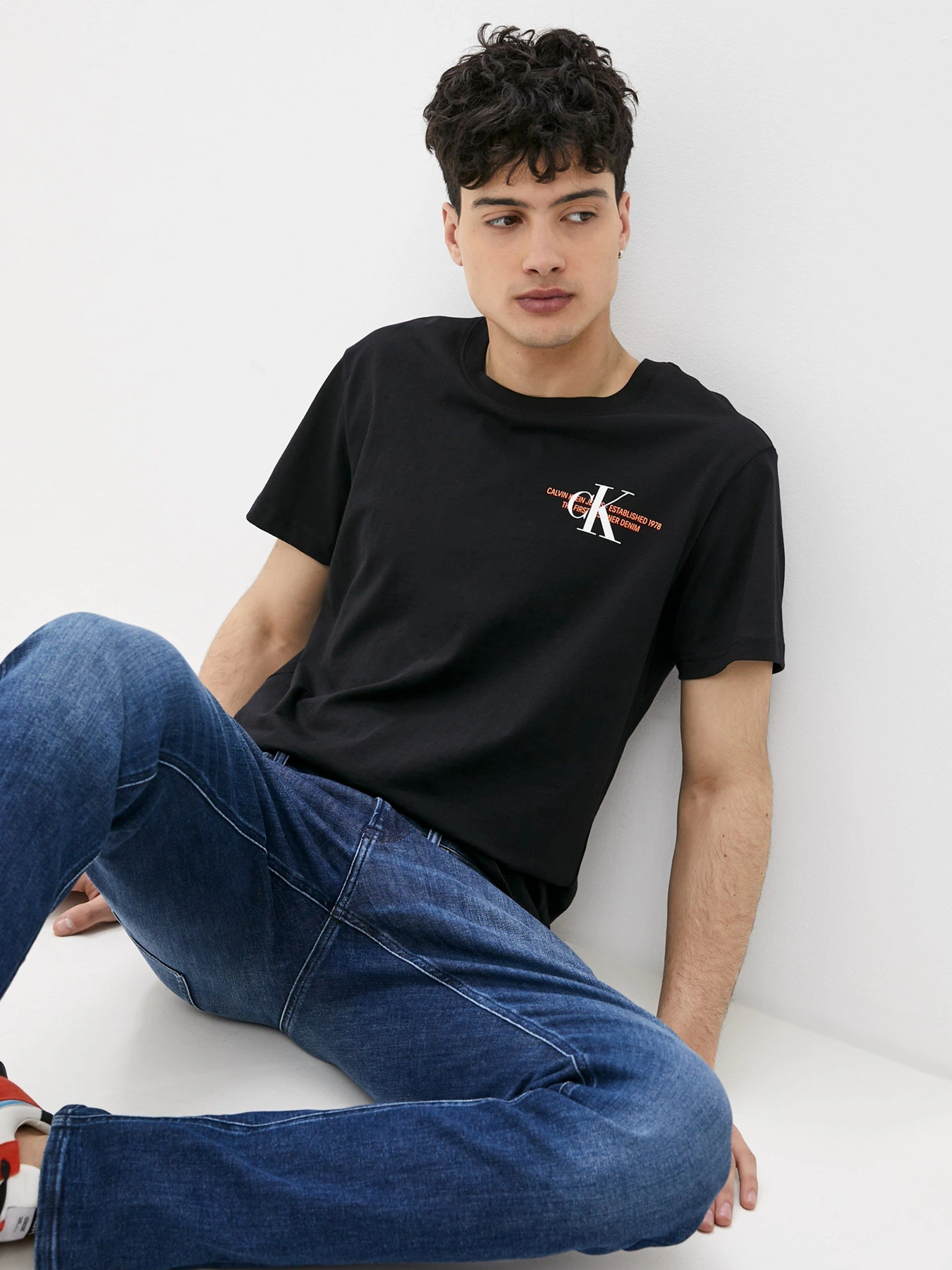 Футболки и поло Calvin Klein Jeans модель J30J318309_BEH Футболки и поло Calvin Klein Jeans модель J30J318309_BEH Фото