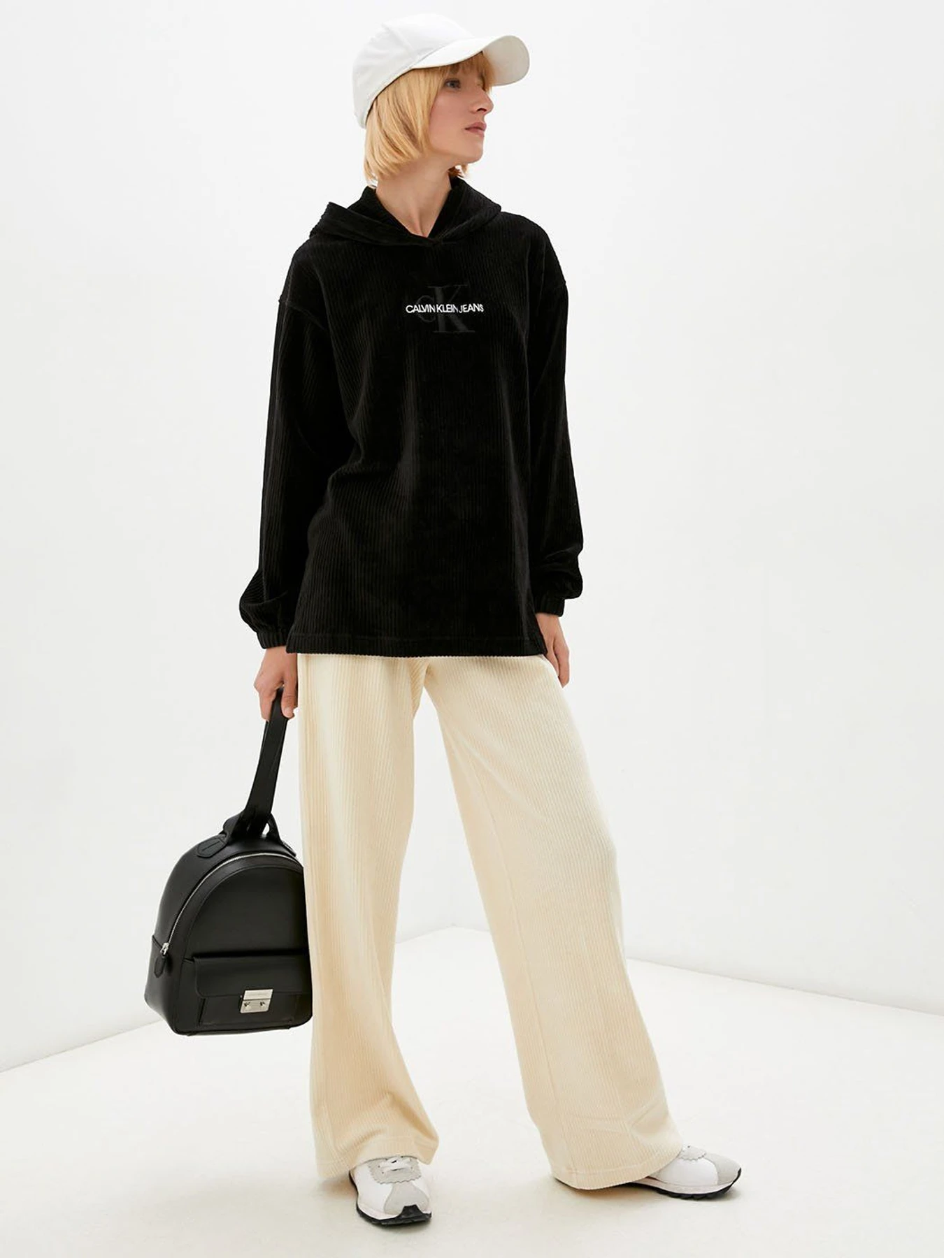 Худі та світшоти Calvin Klein Jeans модель J20J216968_BEH Худі та світшоти Calvin Klein Jeans модель J20J216968_BEH Фото
