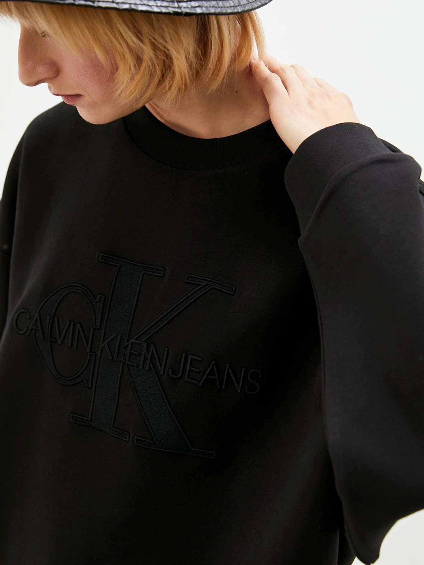 Худі та світшоти Calvin Klein Jeans модель J20J216972_BEH Фото