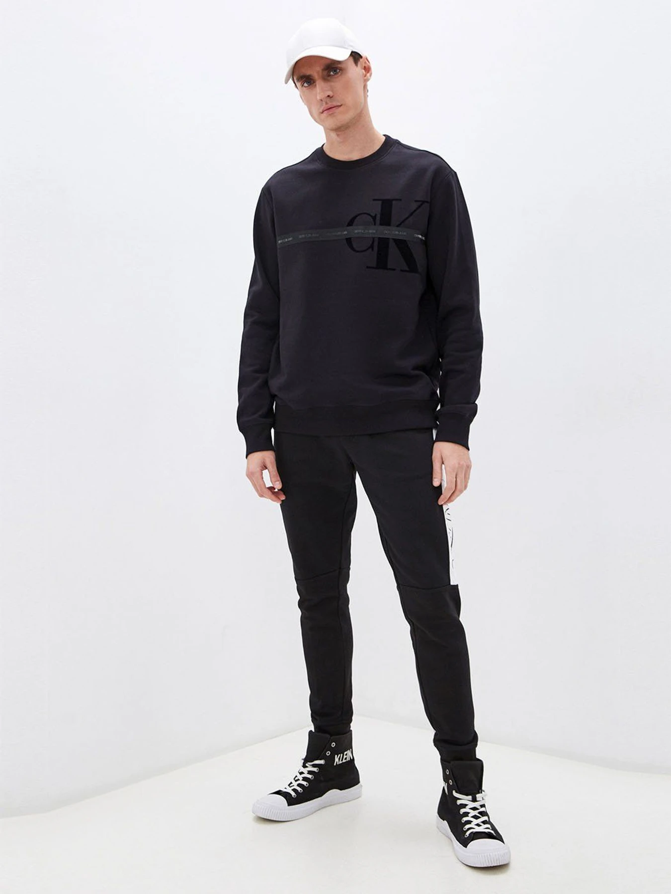 Худі та світшоти Calvin Klein Jeans модель J30J318790_BEH Худі та світшоти Calvin Klein Jeans модель J30J318790_BEH Фото