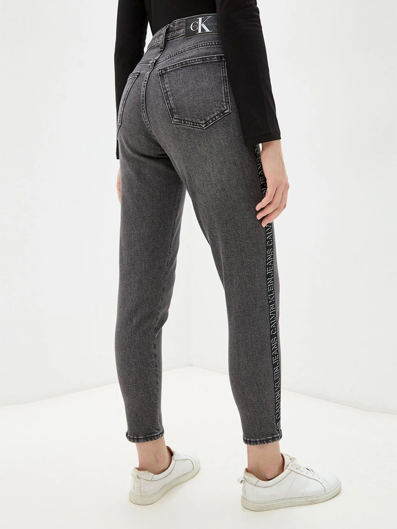 Джинсы Calvin Klein Jeans модель J20J217062_1BZ Джинсы Calvin Klein Jeans модель J20J217062_1BZ Фото