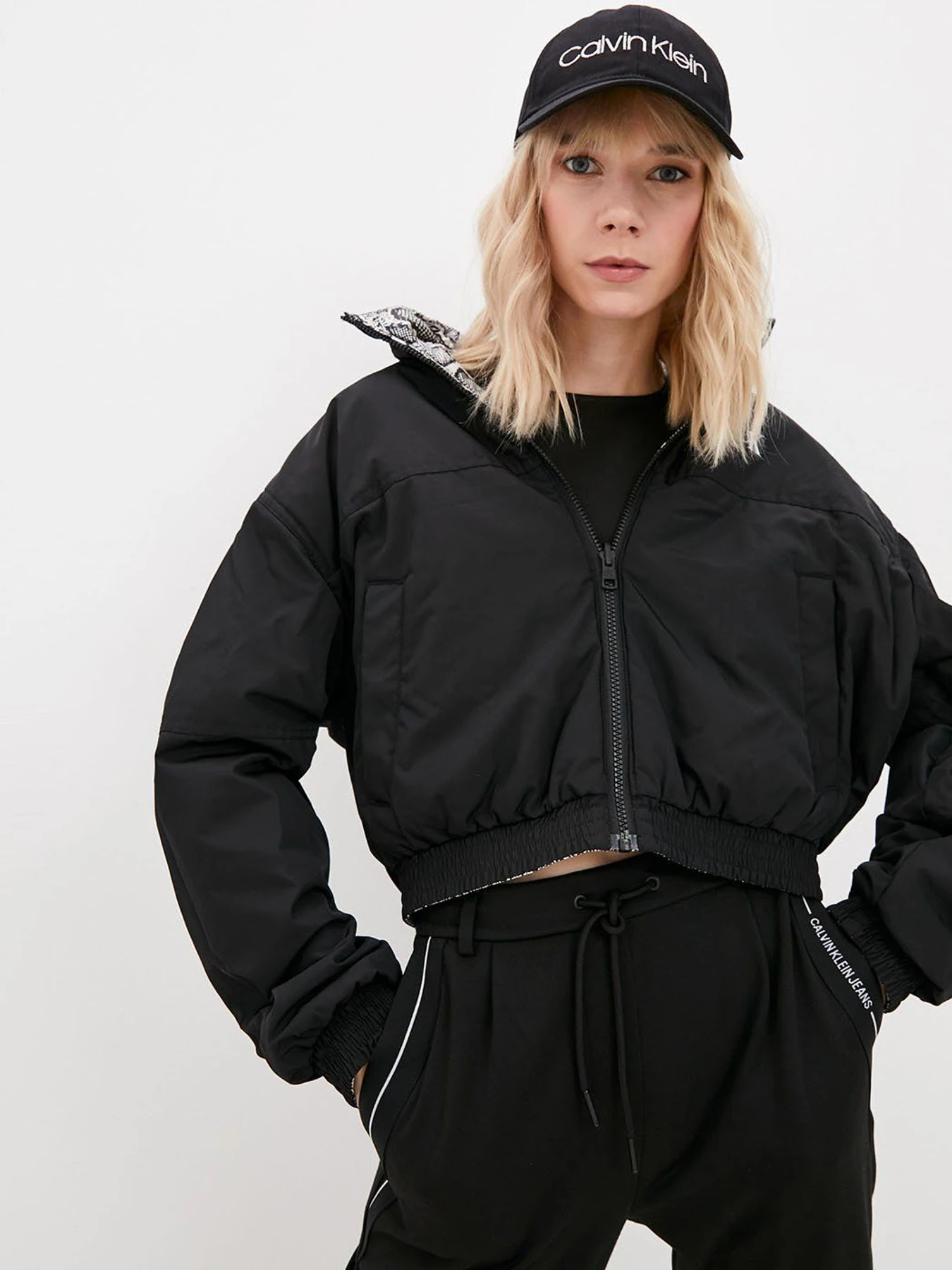 Куртки и дубленки Calvin Klein Jeans модель J20J216258_BEH Куртки и дубленки Calvin Klein Jeans модель J20J216258_BEH Фото