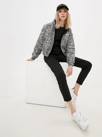 Куртки и дубленки Calvin Klein Jeans модель J20J216258_BEH Фото