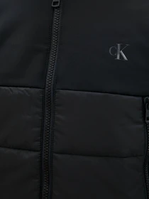Куртки та дублянки Calvin Klein Jeans модель J30J318218_BEH Фото