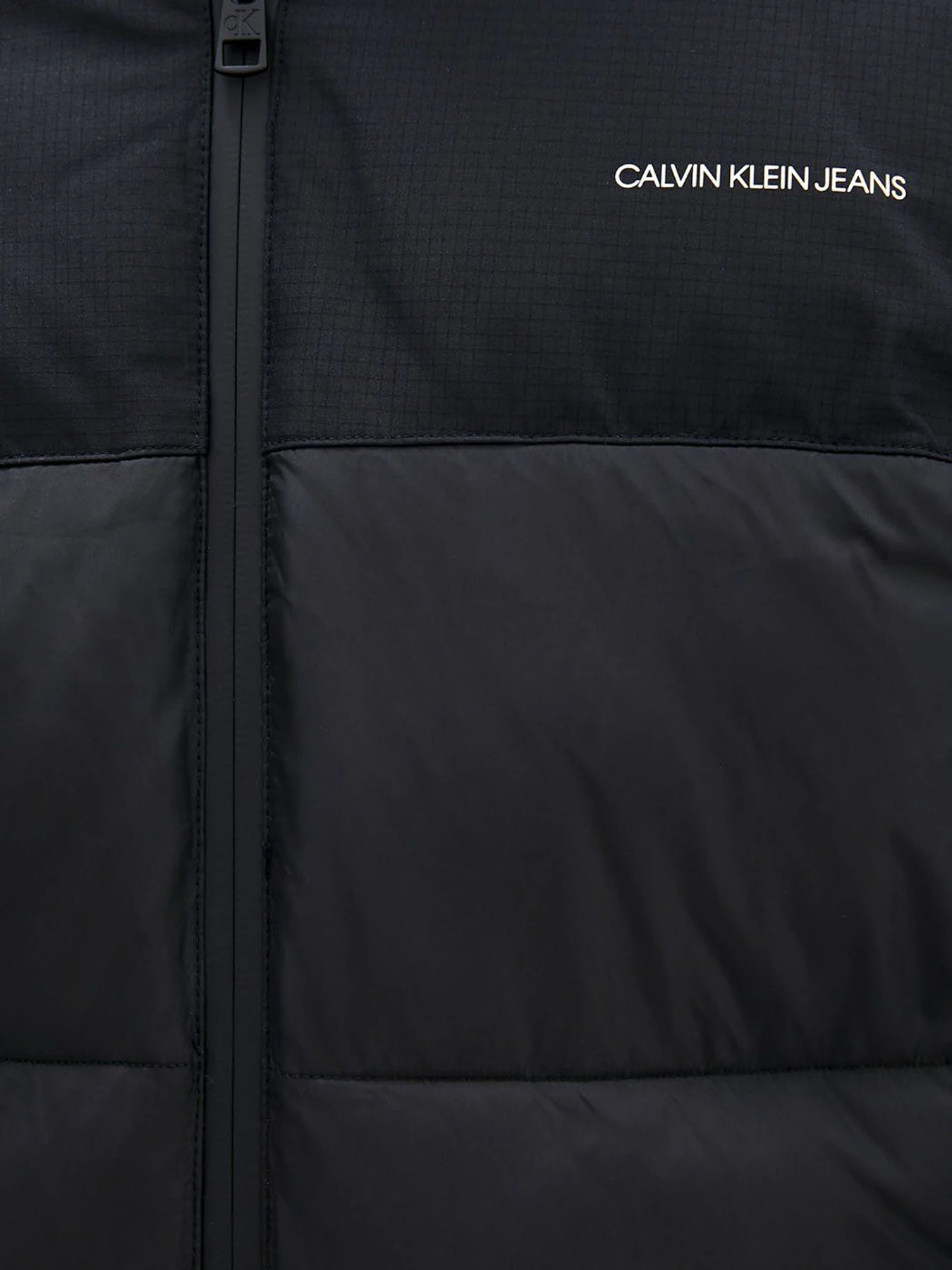 Куртки та дублянки Calvin Klein Jeans модель J30J318219_0GO Куртки та дублянки Calvin Klein Jeans модель J30J318219_0GO Фото