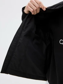 Куртки та дублянки Calvin Klein Jeans модель J30J318689_BEH Фото