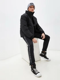 Куртки та дублянки Calvin Klein Jeans модель J30J318689_BEH Фото