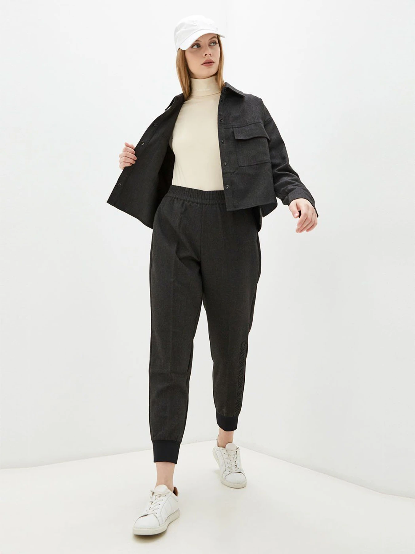 Свитры и кардиганы Calvin Klein Jeans модель J20J216784_ACJ Свитры и кардиганы Calvin Klein Jeans модель J20J216784_ACJ Фото
