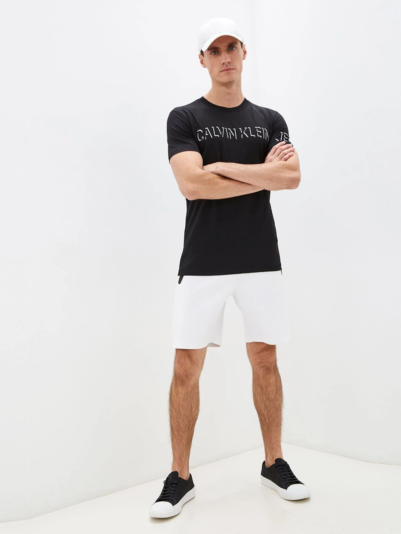 Футболки і поло Calvin Klein Jeans модель J30J318735_BEH Фото