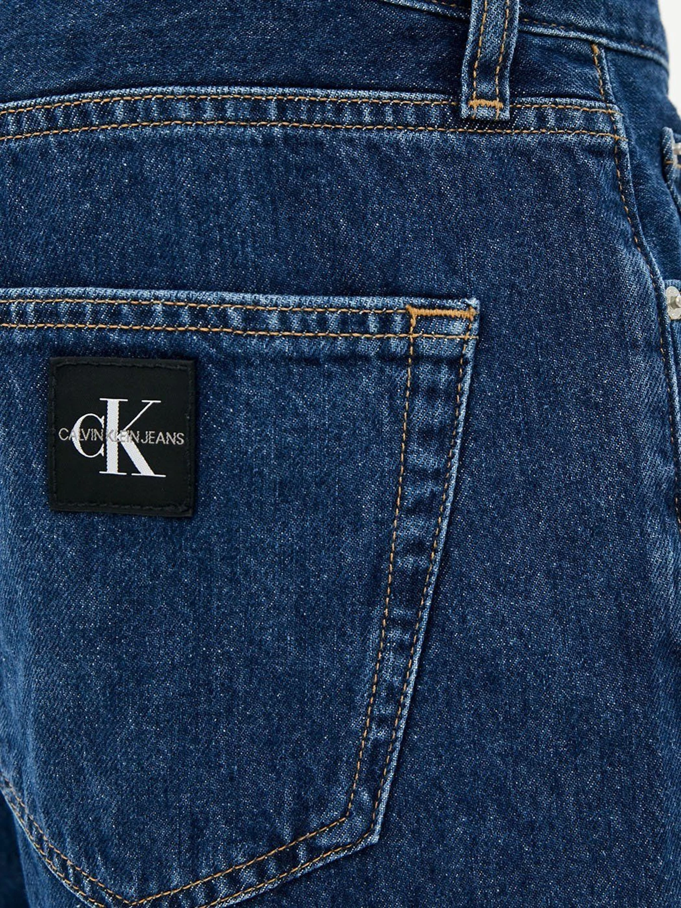 Джинси Calvin Klein Jeans Dad Jean модель J30J319113_1A4 Джинси Calvin Klein Jeans Dad Jean модель J30J319113_1A4 Фото