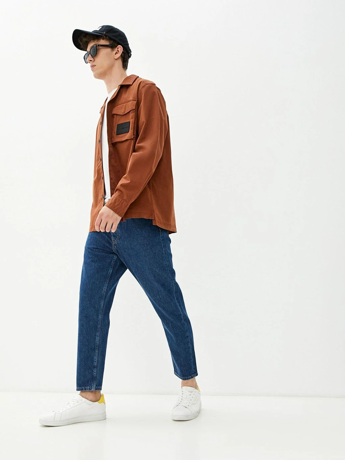 Джинси Calvin Klein Jeans Dad Jean модель J30J319113_1A4 Джинси Calvin Klein Jeans Dad Jean модель J30J319113_1A4 Фото