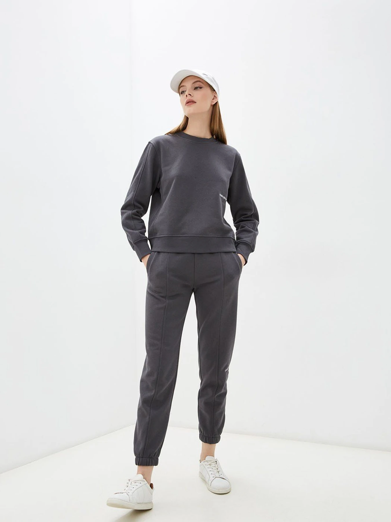 Брюки Calvin Klein Jeans модель J20J216240_PCK Брюки Calvin Klein Jeans модель J20J216240_PCK Фото