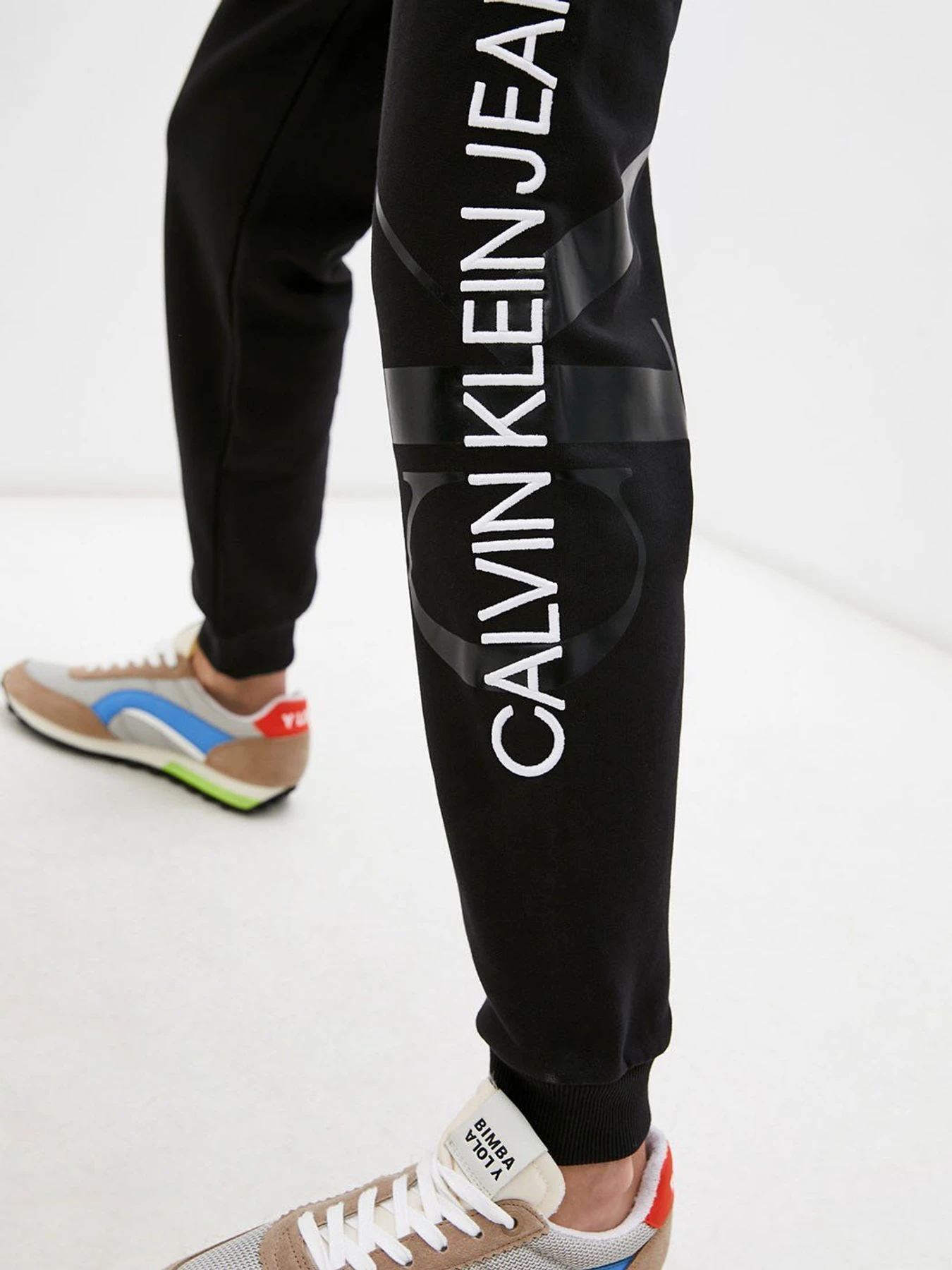 Джинси Calvin Klein Jeans модель J20J216582_BEH Джинси Calvin Klein Jeans модель J20J216582_BEH Фото