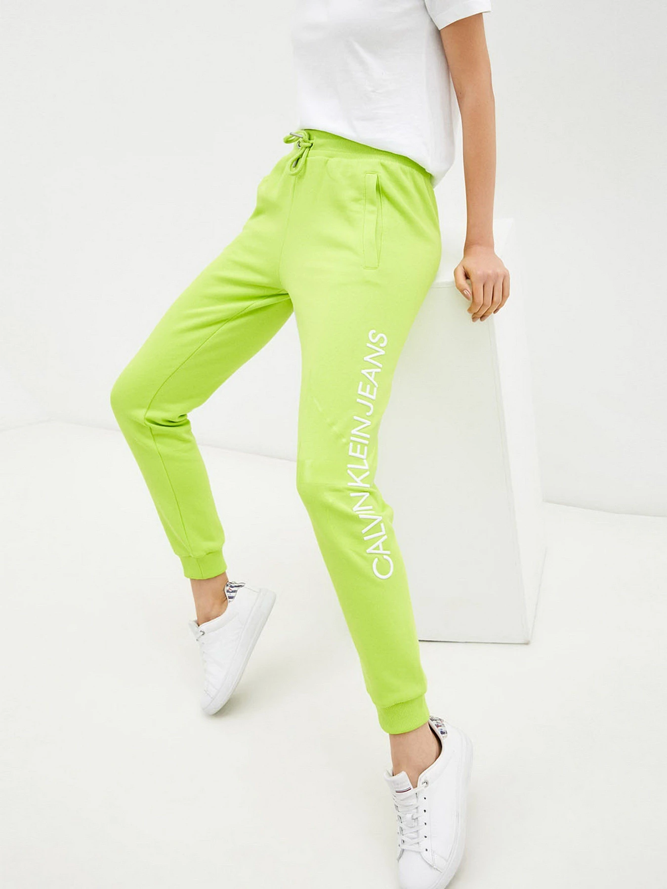 Штани Calvin Klein Jeans модель J20J216582_LAG Фото