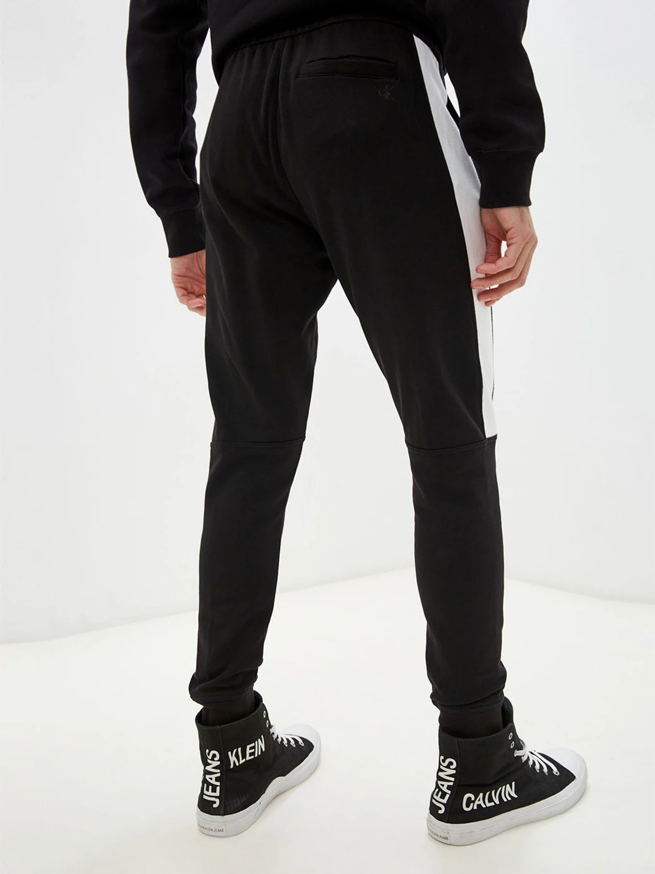 Брюки Calvin Klein Jeans модель J30J318590_BEH Брюки Calvin Klein Jeans модель J30J318590_BEH Фото