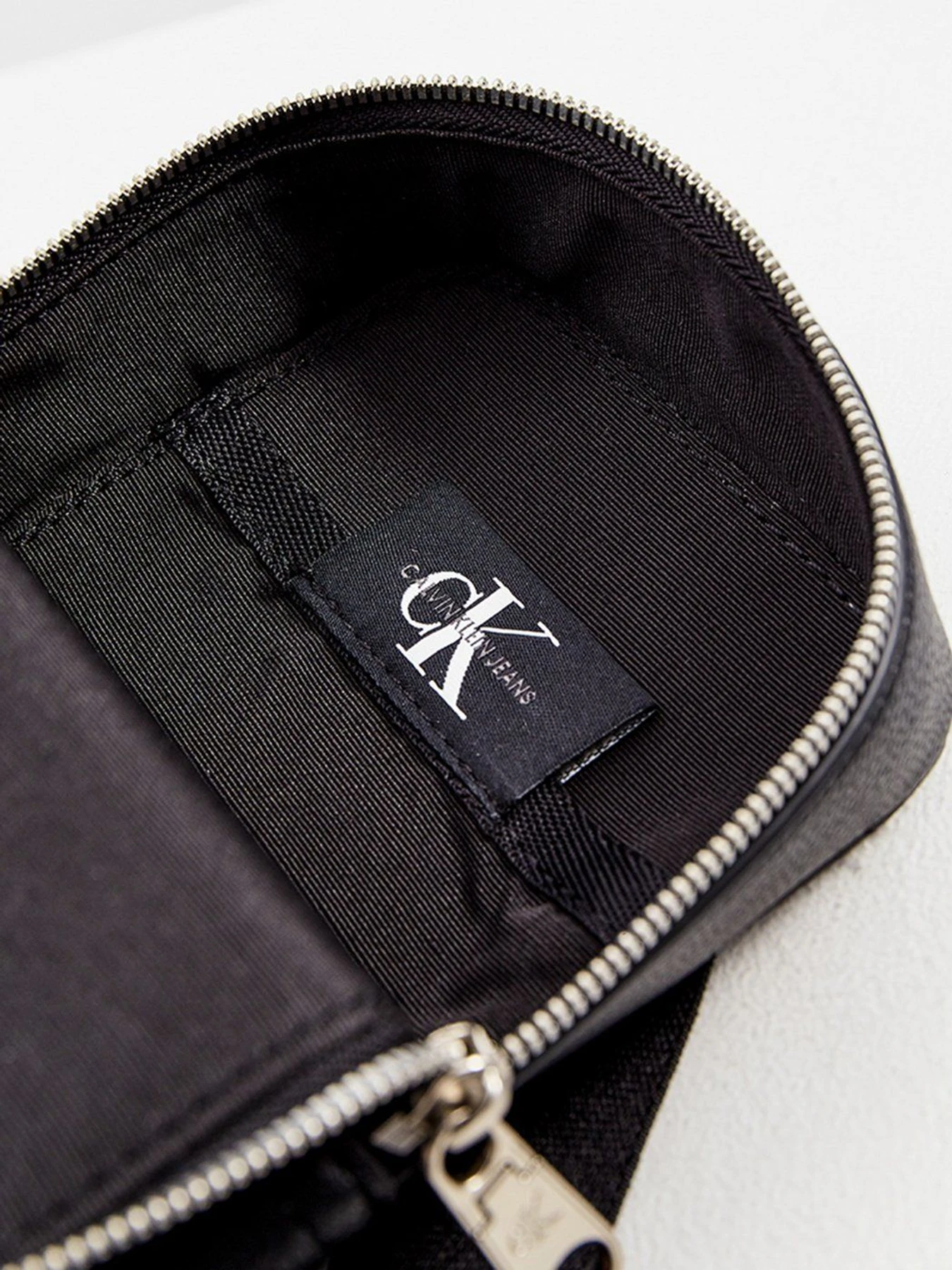 Кошельки Calvin Klein Jeans модель K50K506949_BDS Кошельки Calvin Klein Jeans модель K50K506949_BDS Фото