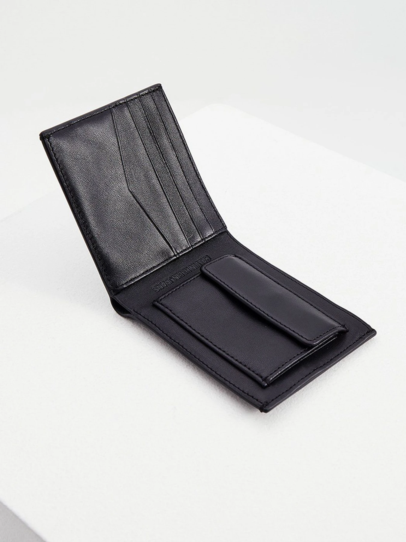 Кошельки Calvin Klein Jeans модель K50K507576_BDS Кошельки Calvin Klein Jeans модель K50K507576_BDS Фото