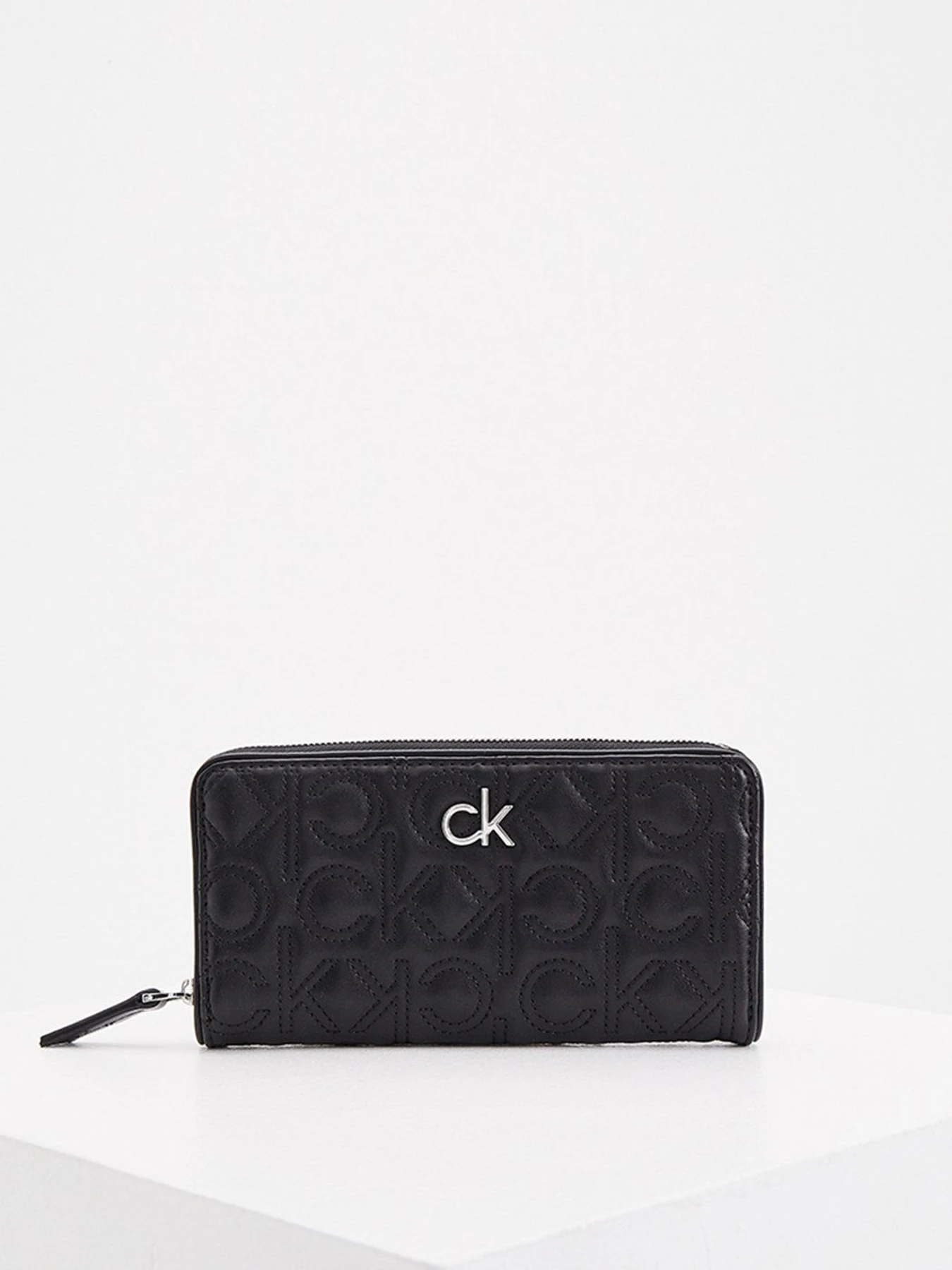 Гаманці Calvin Klein Jeans модель K60K608607_BAX Гаманці Calvin Klein Jeans модель K60K608607_BAX Фото