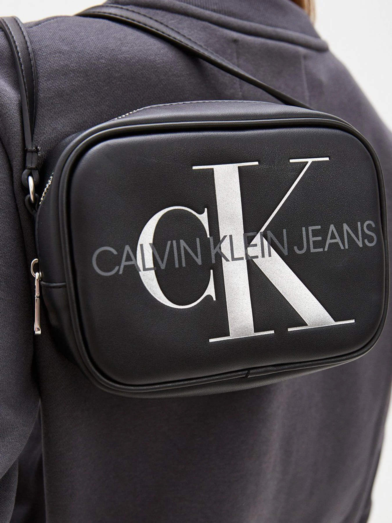 Сумки Calvin Klein Jeans модель K60K608376_BDS Сумки Calvin Klein Jeans модель K60K608376_BDS Фото