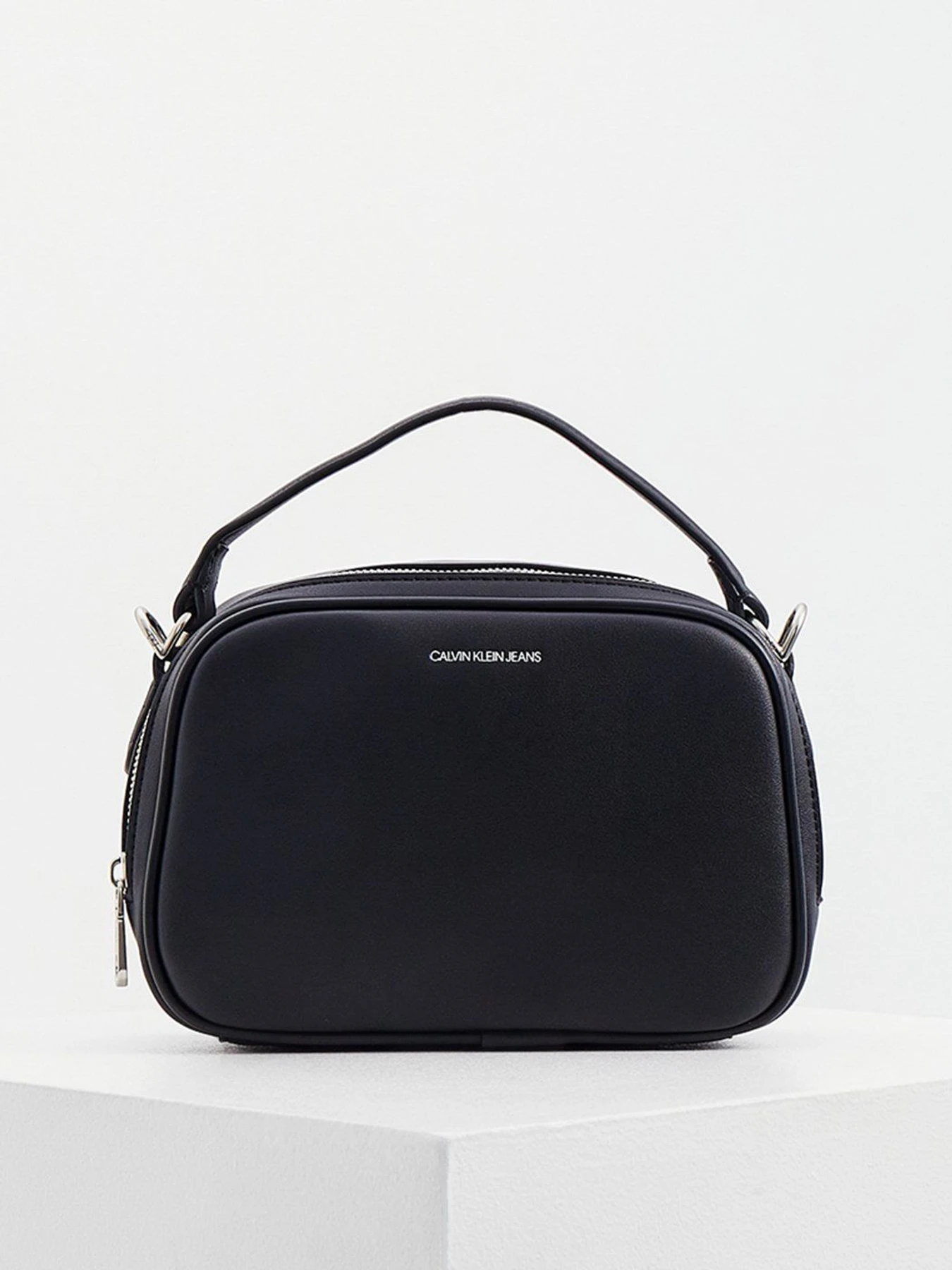 Сумки Calvin Klein Jeans модель K60K608382_BDS Сумки Calvin Klein Jeans модель K60K608382_BDS Фото