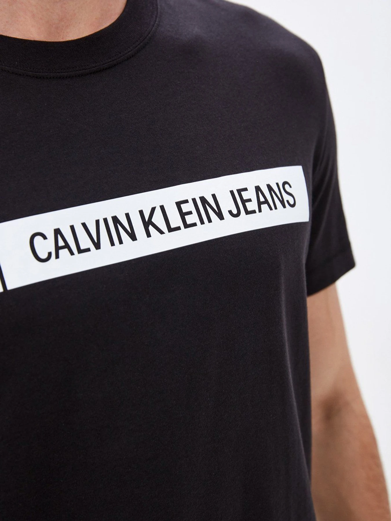 Футболки и поло Calvin Klein Jeans модель J30J319294_BEH Фото