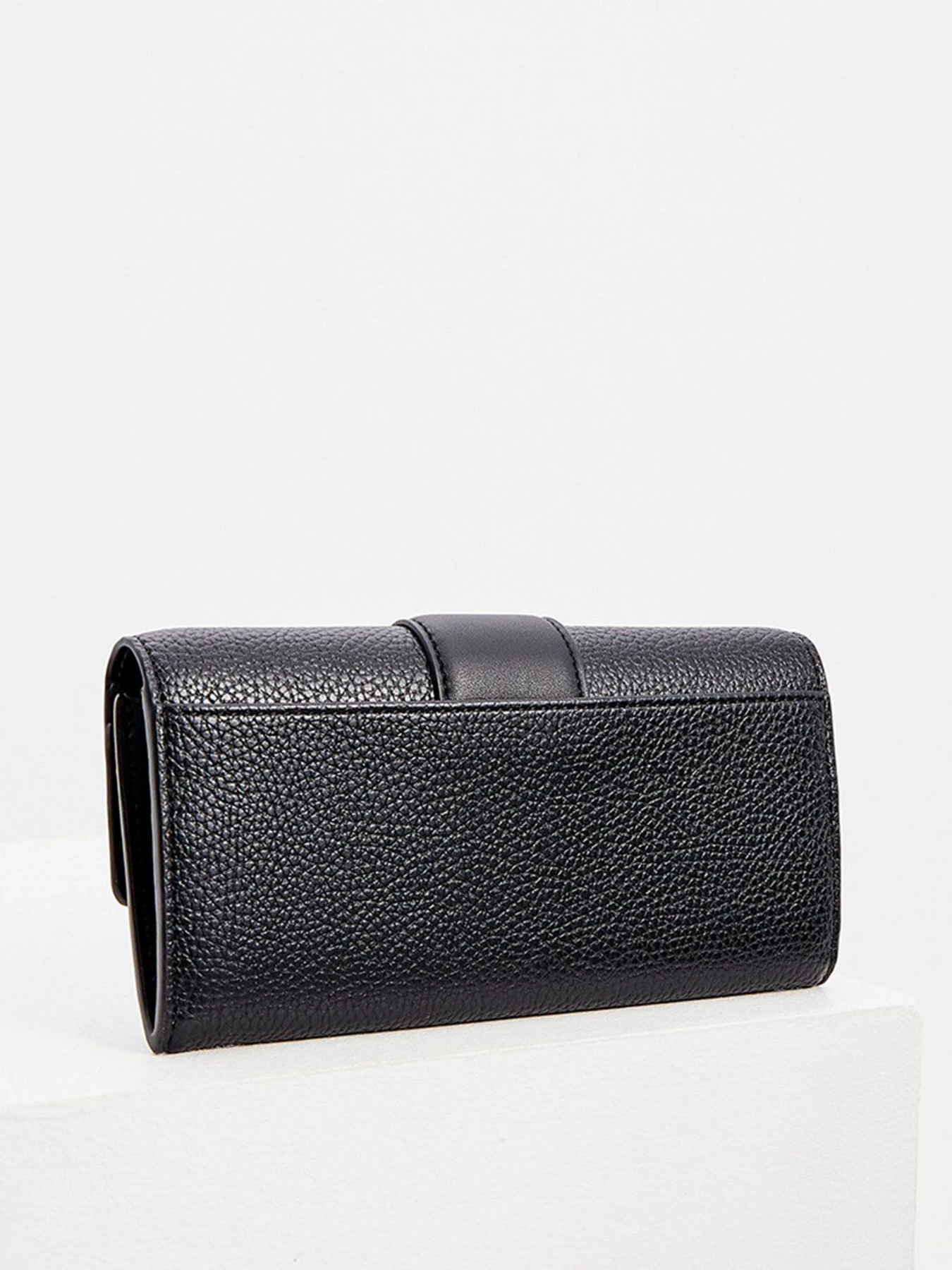 Кошельки Calvin Klein Jeans модель K60K608252_BDS Кошельки Calvin Klein Jeans модель K60K608252_BDS Фото