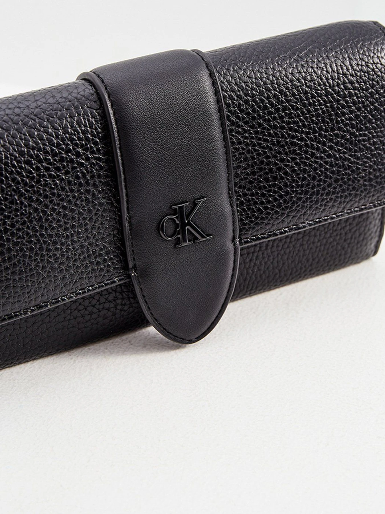 Кошельки Calvin Klein Jeans модель K60K608252_BDS Кошельки Calvin Klein Jeans модель K60K608252_BDS Фото