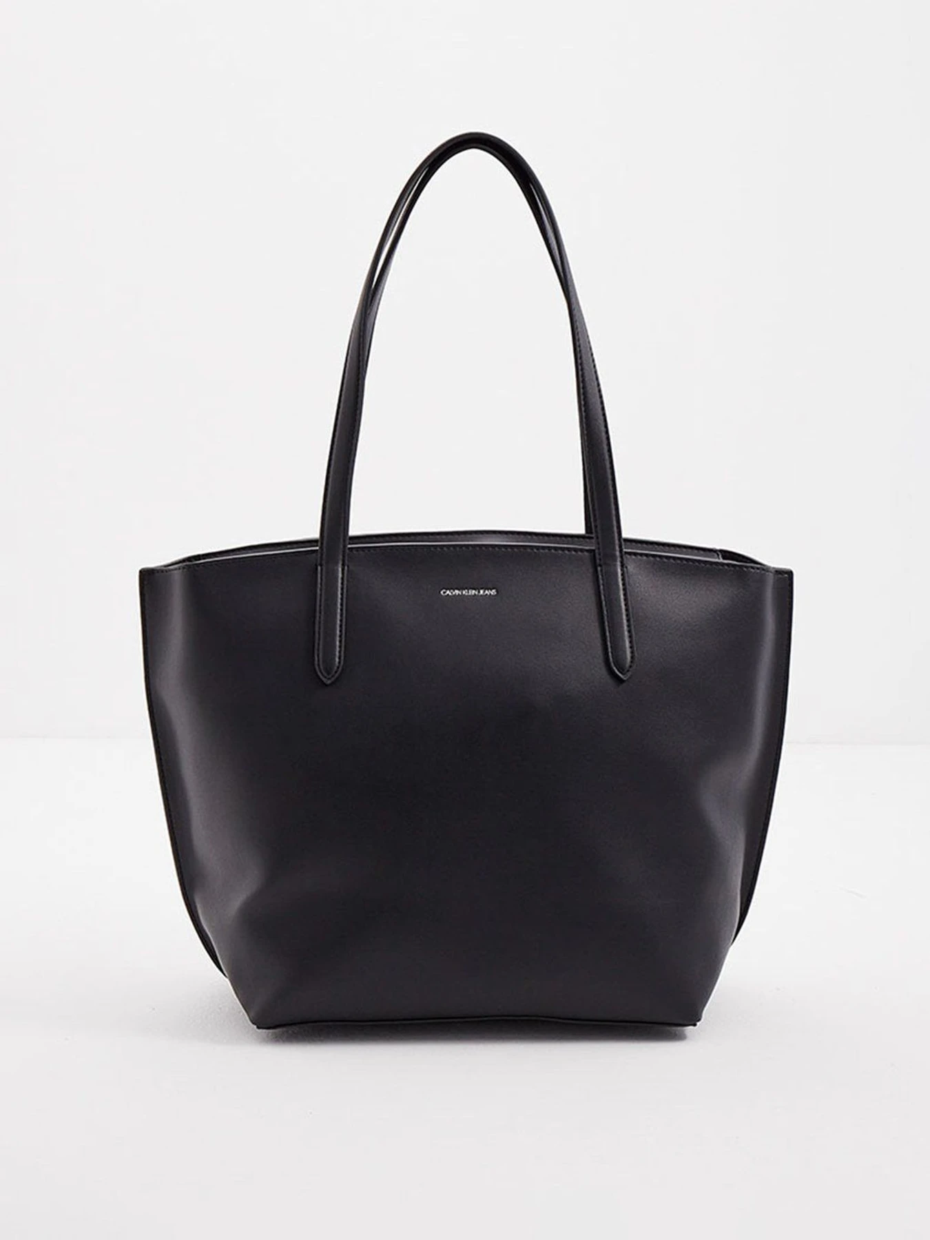 Сумки Calvin Klein Jeans модель K60K608384_BDS Сумки Calvin Klein Jeans модель K60K608384_BDS Фото
