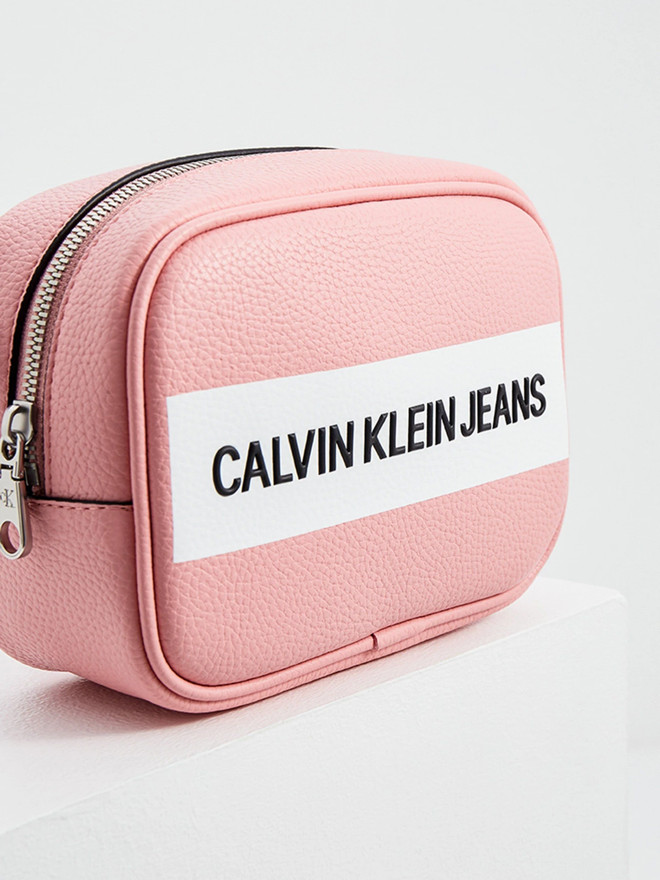 Сумки Calvin Klein Jeans модель K60K608561_TIV Фото