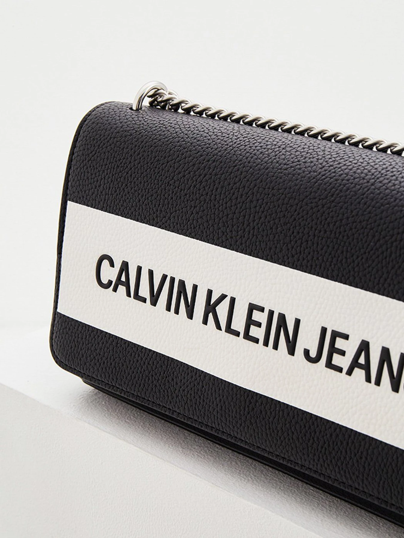 Сумки Calvin Klein Jeans модель K60K608562_BDS Сумки Calvin Klein Jeans модель K60K608562_BDS Фото
