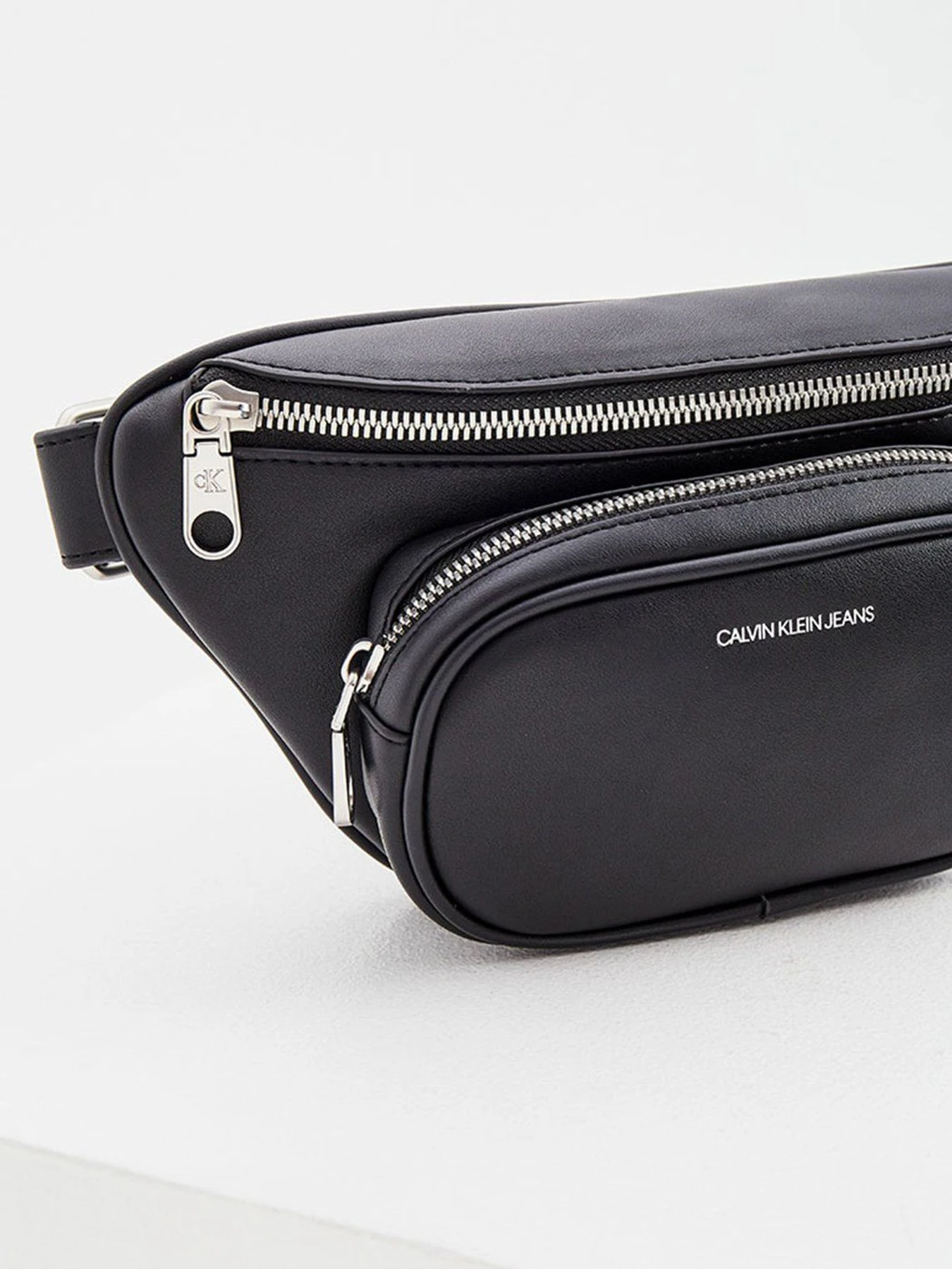 Сумки Calvin Klein Jeans модель K60K608694_BDS Сумки Calvin Klein Jeans модель K60K608694_BDS Фото