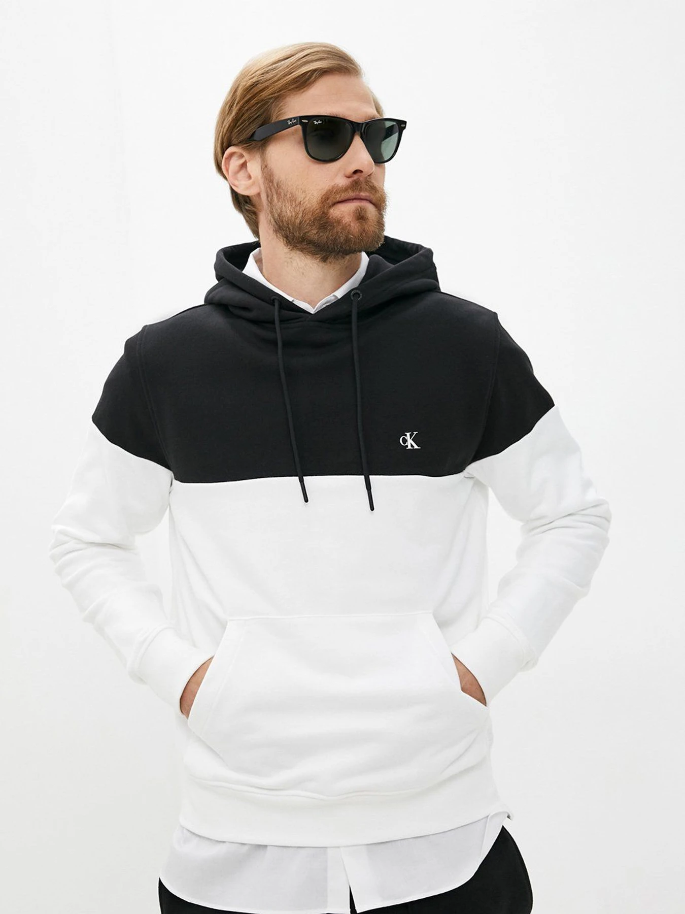 Светри та кардигани Calvin Klein Jeans Colorblock Shadow Logo модель J30J319364_BEH Светри та кардигани Calvin Klein Jeans Colorblock Shadow Logo модель J30J319364_BEH Фото